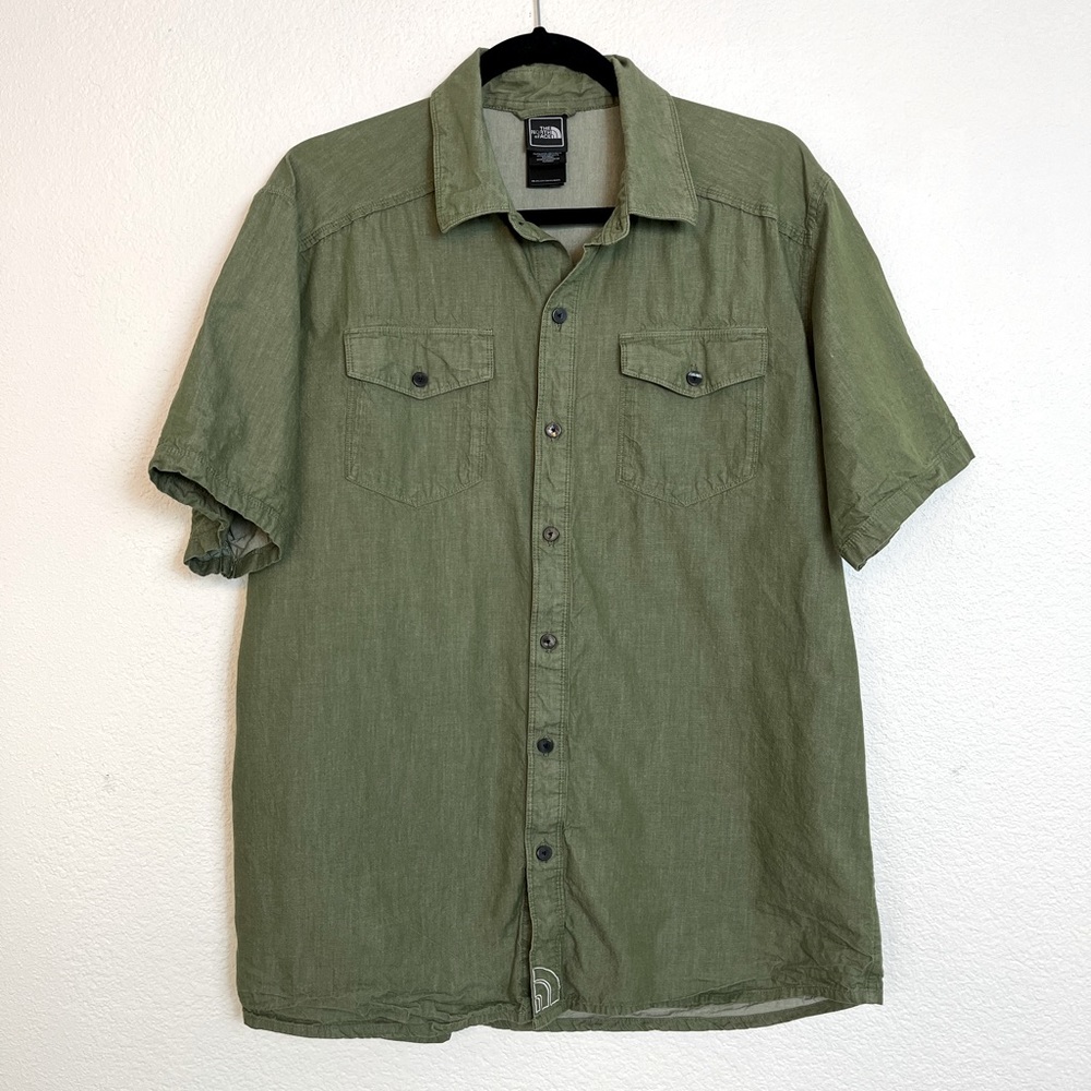 The North Face Mens button down cotton shirt size Large